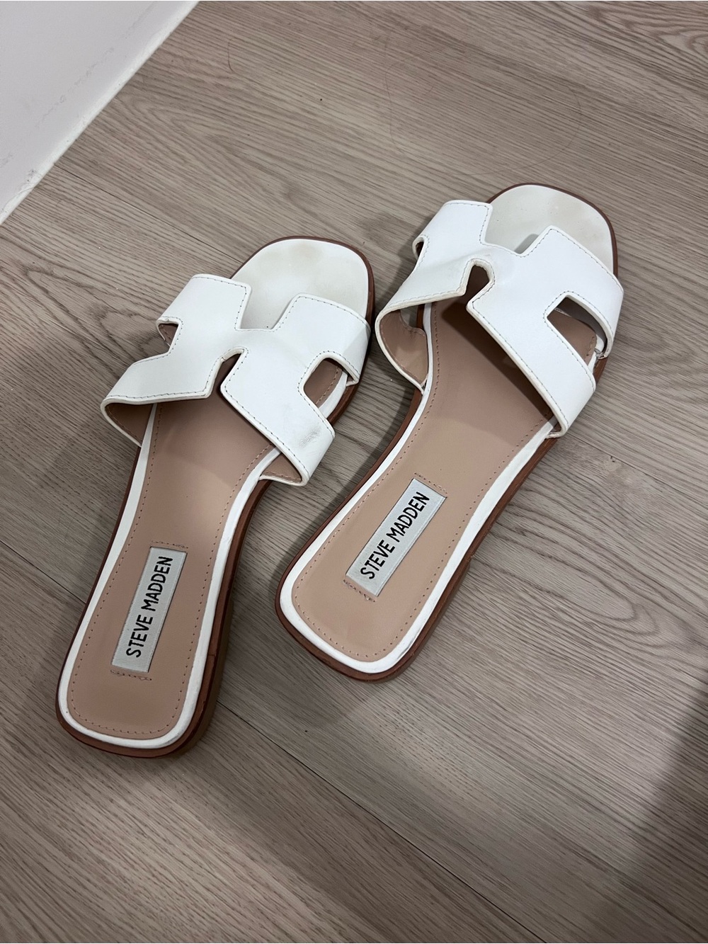 Steve Madden White Sandals size 7